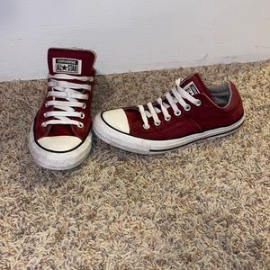 Women’s maroon converse shoes  size 8